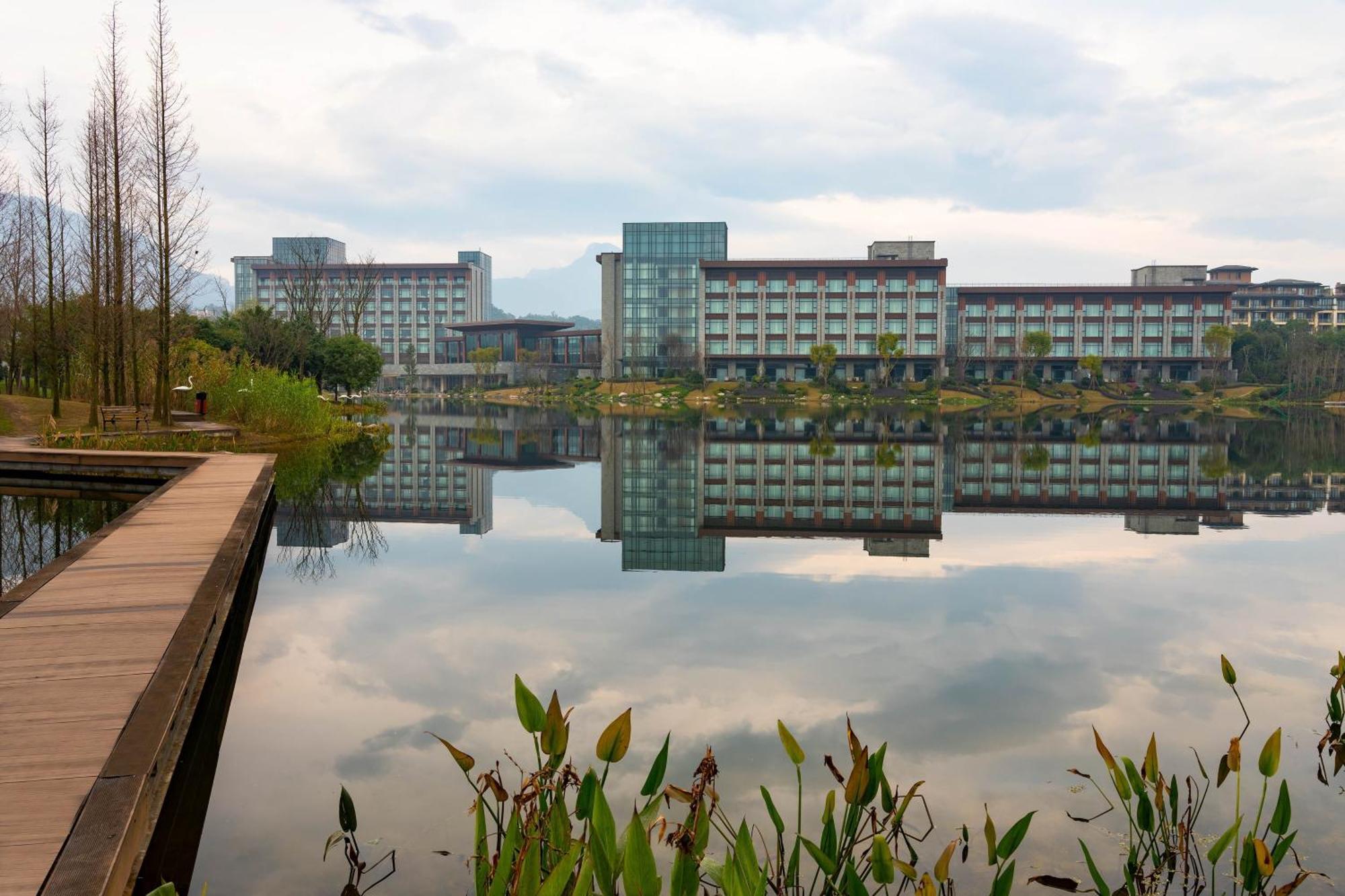אמיישאן Le Meridien Emei Mountain Resort מראה חיצוני תמונה